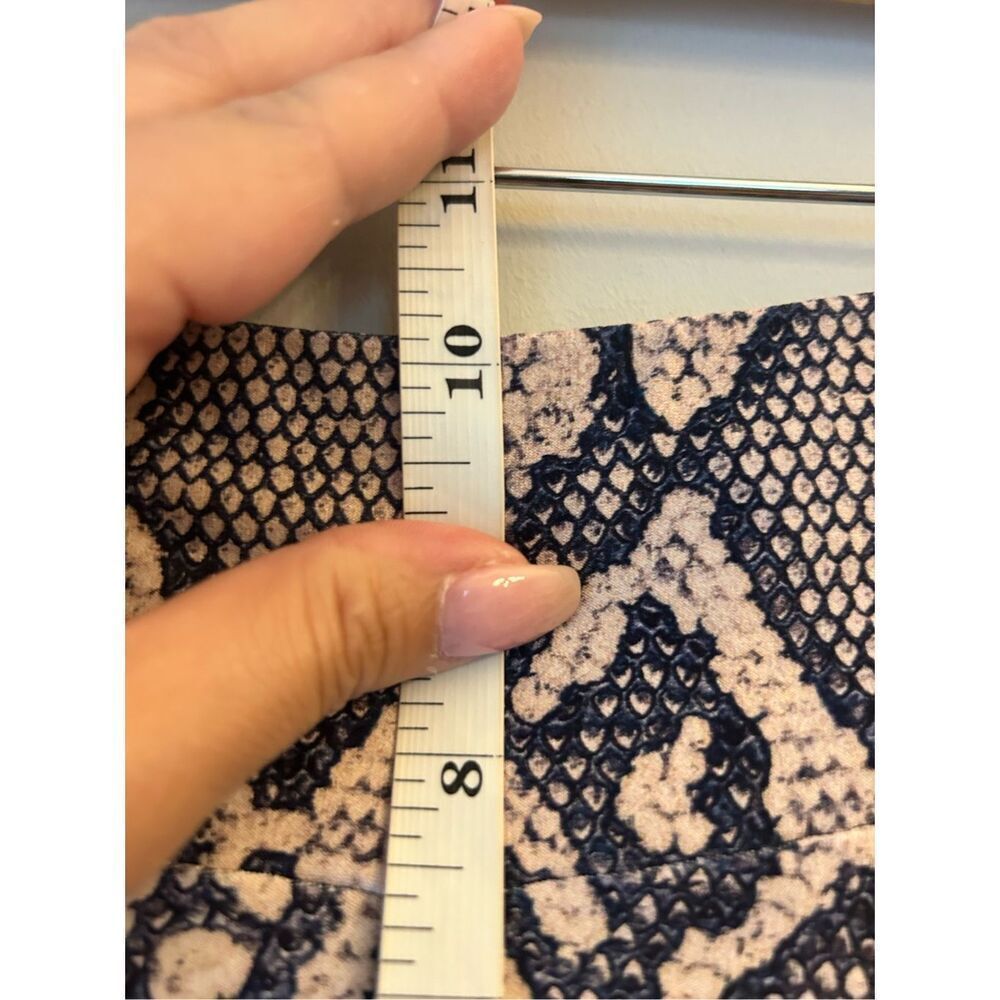 LiCi Fit workout Set size M/L in Python Scrunch B… - image 9